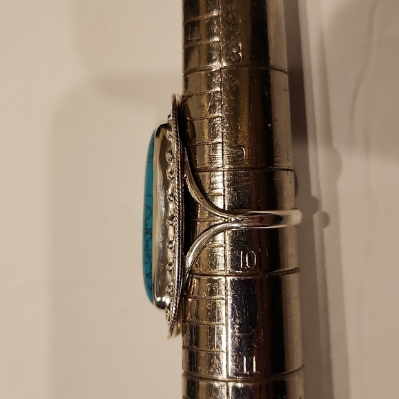 Sterling Silver Intricate Artistry Oval set Ring- Size 9.5 - Picture 3 of 8